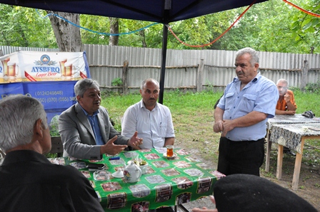 Deputat seçicilərlə görüşüb problemlərini dinlədi FOTOLAR