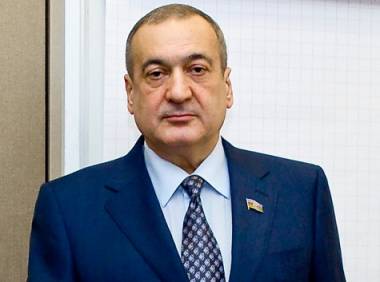 Eldar Quliyev: “O məhsulların Azərbaycana gətirilməməsi üçün mübarizə aparırıq”