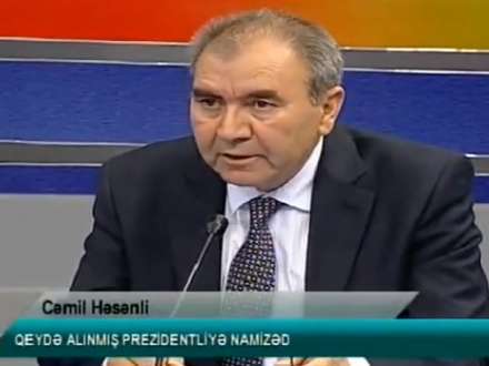İTV-nin debatında QALMAQAL: Hafiz Hacıyev Cəmil Həsənliyə butulka atdı - VİDEO