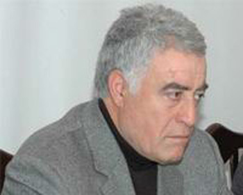 İlyas İsmayılov namizədlərlə debata girdi