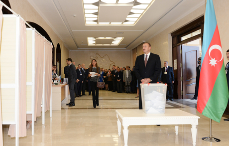 Prezident və ailəsinin səsvermə anı – FOTOLAR