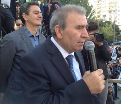 Cəmil Həsənli Azərbaycana qayıdacağını deyir: “Siyavuş Novruzovun danışdığı böhtandır”