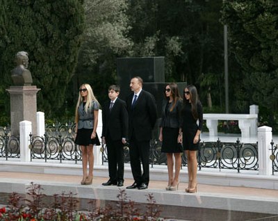 İlham Əliyev inauqurasiyadan sonra ailəsilə şəhərə çıxıb 
