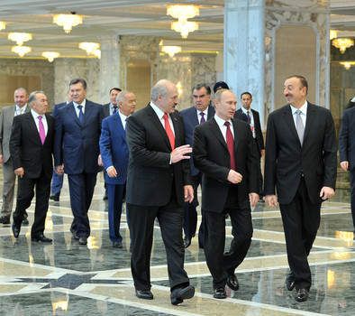 MDB-nin sammiti başladı: Putin Azərbaycanı TƏRİFLƏDİ