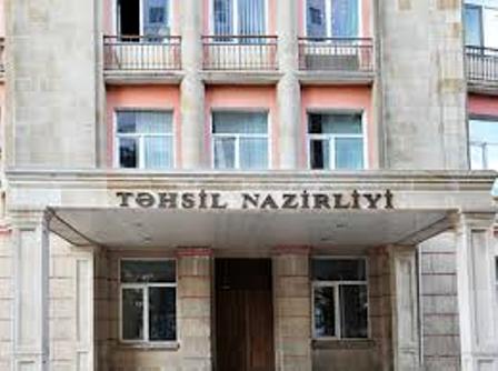 Təhsil Nazirliyi: “Ali məktəblərdə satılan dərsliyə nəzarət etmirik”