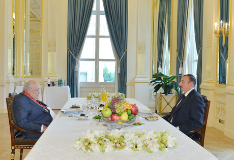 İlham Əliyev Süleyman Dəmirəllə nahar edib