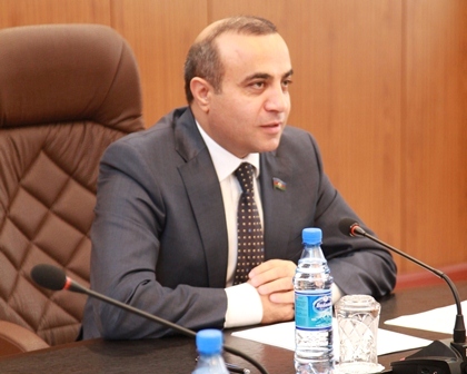Millət vəkili Şirvanda seçicilərin şikayətlərini dinləyib