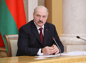 Belarus prezidenti Heydər Əliyevin məzarını ziyarət edib
