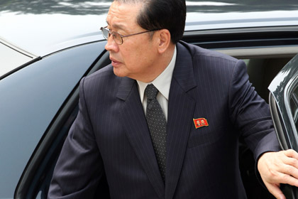 Şimali Koreya lideri dayısını işdən çıxartdı