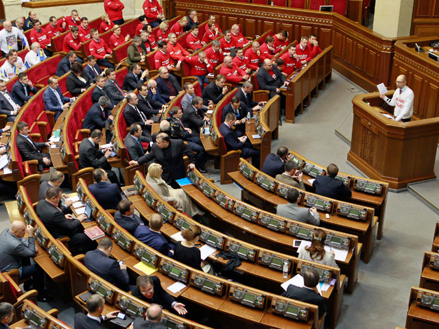 İki deputat dalaşdı