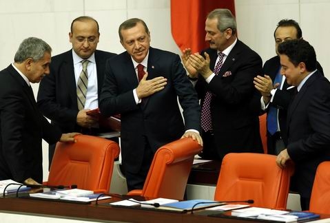 Ərdoğan hökuməti 10 nazirini “itirə bilər”