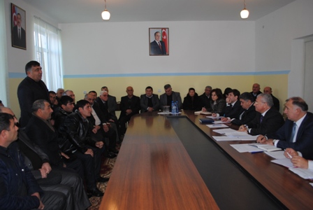 Kənd təsərrüfatı naziri 60 nəfərin şikayətinə baxdı