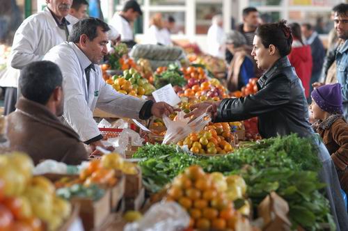 Bakının ən ucuz bazarında ən baha qiymətlər 