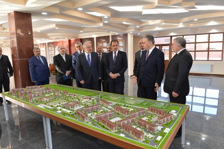 Gəncədəki yeni köçkün şəhərciyinə 1500 ailə yerləşib - FOTO