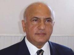 Əli İnsanov ədliyyə nazirini məhkəməyə verib