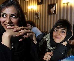 İranda kişilərlə qadınların internetdə tanış olmağı qadağan edildi