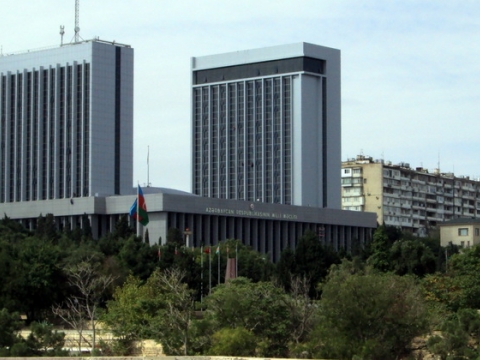 Milli Məclisdə jurnalistlərin akkreditasiyası başlanıb