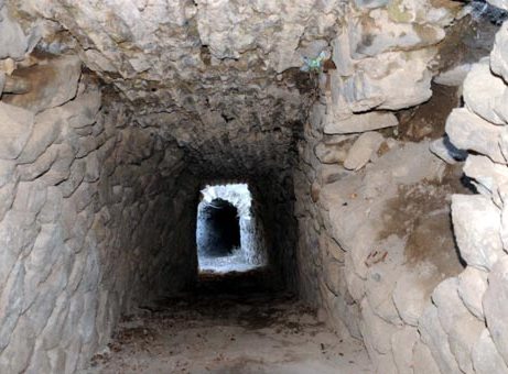 Kral qızlarının gizli hamam tuneli tapıldı