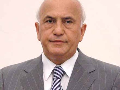 Əli İnsanovun yeri dəyişdirilir