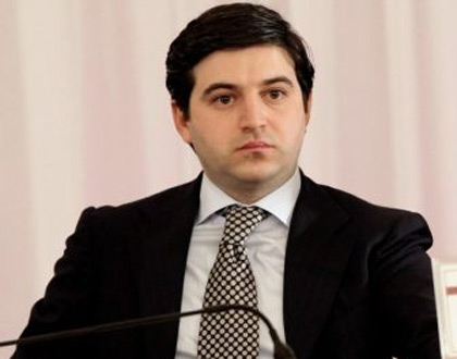 Nazir oğlu Azərbaycanda radio açıb 
