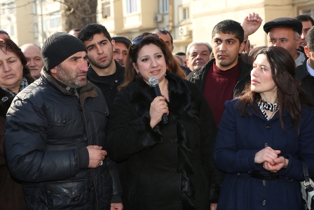 ABŞ səfirliyinin nümayəndəsi Elmar Vəliyevin səyyar qəbuluna gedib - FOTOLAR