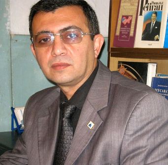 İsa Qəmbərin müşavirinə 6 iş iş kəsildi