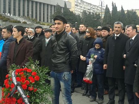  Şəhidlər xiyabanında Milli Şura-polis qarşıdurması - FOTOLAR