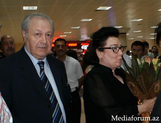 Ayaz Mütəllibov nəvəsinə toy edib 