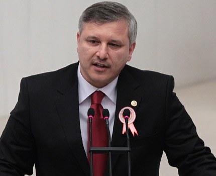 Deputat hakim partiyadan istefa verdi