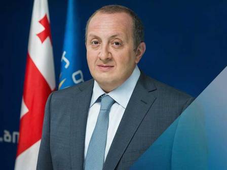 Gürcü prezident Bakıya gəlir