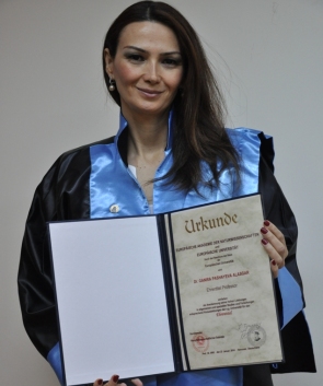 Qənirə Paşayeva fəxri professor seçilib