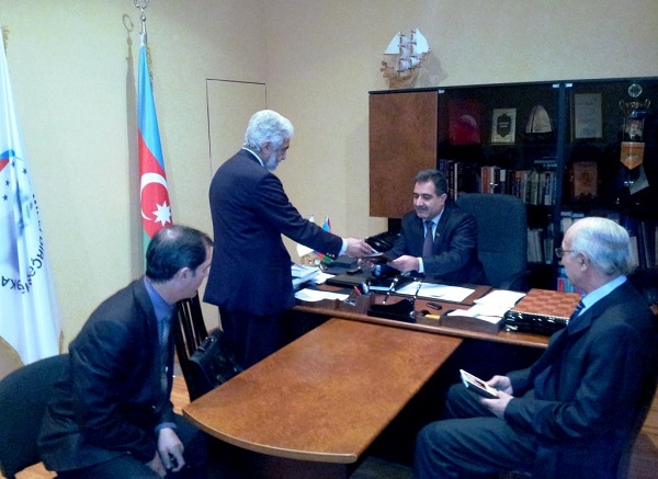 Fərəc Quliyev dünya şöhrətli rəsam Əşrəf Heybətovla görüşdü - FOTOLAR