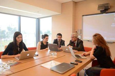 ADA Universitetinin rektoru Hafiz Paşayev onlayn forumda sualları cavablandırıb