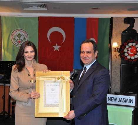 Qənirə PaşayevayaTürkiyənin Giresunun fəxri vətəndaşlığı verildi- FOTO