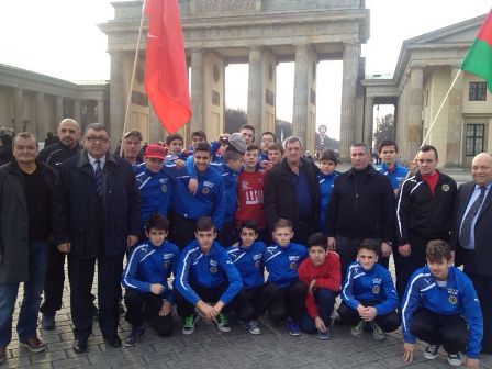 Millət vəkilləri Almaniyada futbolçularla görüşüb