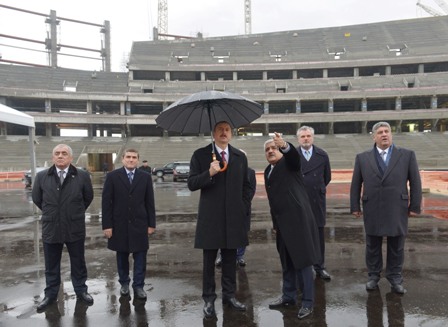 Prezident Bakı Olimpiya Stadionunun tikintisilə tanış olub
