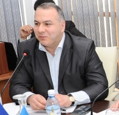 “Məşhurların övladları” - Ziyad Səmədzadənin iqtisadçı oğlu