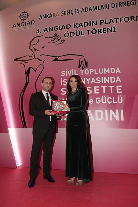 Qənirə Paşayevaya Türkiyədə ödül verildi- FOTO