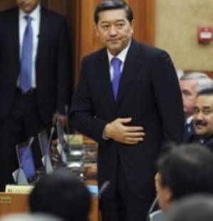 Qazaxıstanın baş naziri istefa verdi 