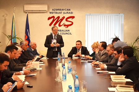 Mətbuat Şurasında Rəşad Məcidin  «Dəlicəsinə» kitabının təqdimatı keçirilib - FOTO