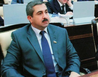 "Bəs hardasız jurnalist dostlarım, deputat həmkarlarım? Gücünüz elə mənə çatırdı?"
