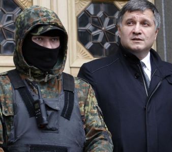 Ukraynanın daxili işlər naziri: “Donetskdə silahlı şəxslər polis binasını tutub”