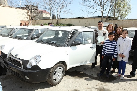 Nazirlik daha 100 nəfər Qarabağ əlilinə avtomobil verib - FOTO