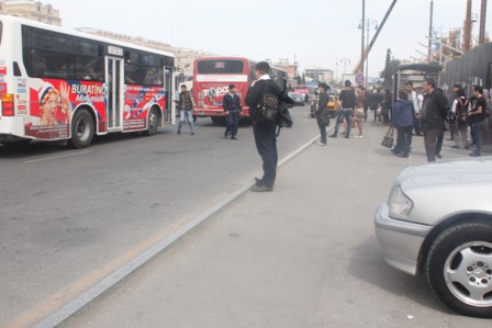“Ay qız, “ağıllı bilet” almısan?” – Avtobusda kart sistemi - FOTOREPORTAJ