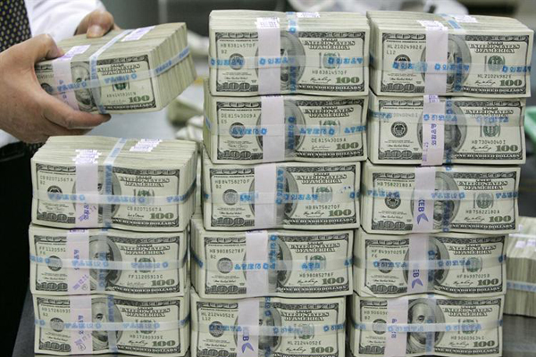 Azərbaycanlı iş adamlarının 50 milyonluq sərvəti çamadanlarla Rusiyaya daşınıb