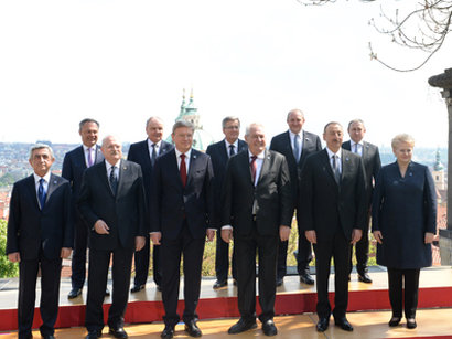 İlham Əliyev Praqada "Şərq tərəfdaşlığı" Sammitində iştirak edib - FOTO