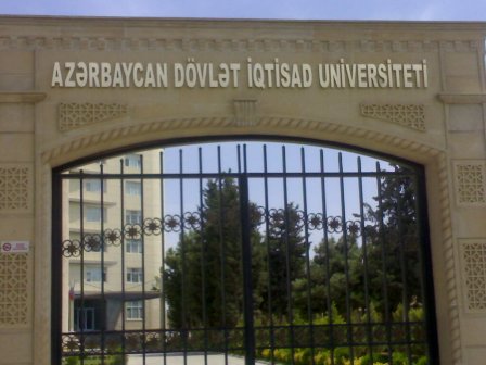 İqtisad Universitetində dekanlar işdən çıxarıldı