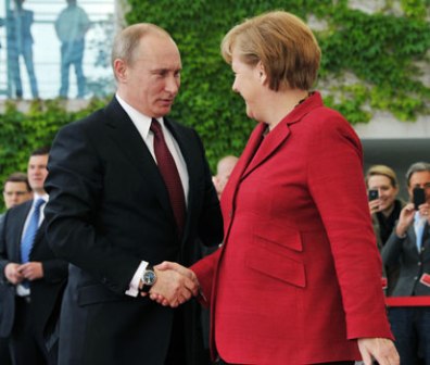 Putin və Merkel yenə Ukraynadan danışdı