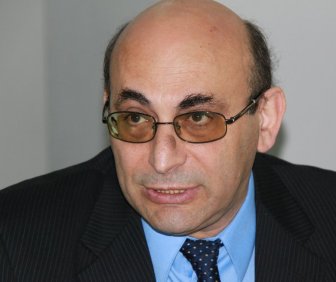 Arif Yunus: “Fransa prezidenti Bakıda bizimlə görüşəcək”