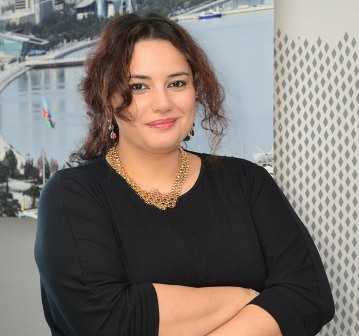 Erməni mahnıları səsləndirən verilişin aparıcısı: “Niyə bizi topa tuturlar?! Anlamırıq!”